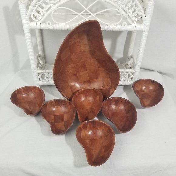 Vintage mid century wood parquet pattern walnut color salad bowls set of 7 - Picture 1 of 9